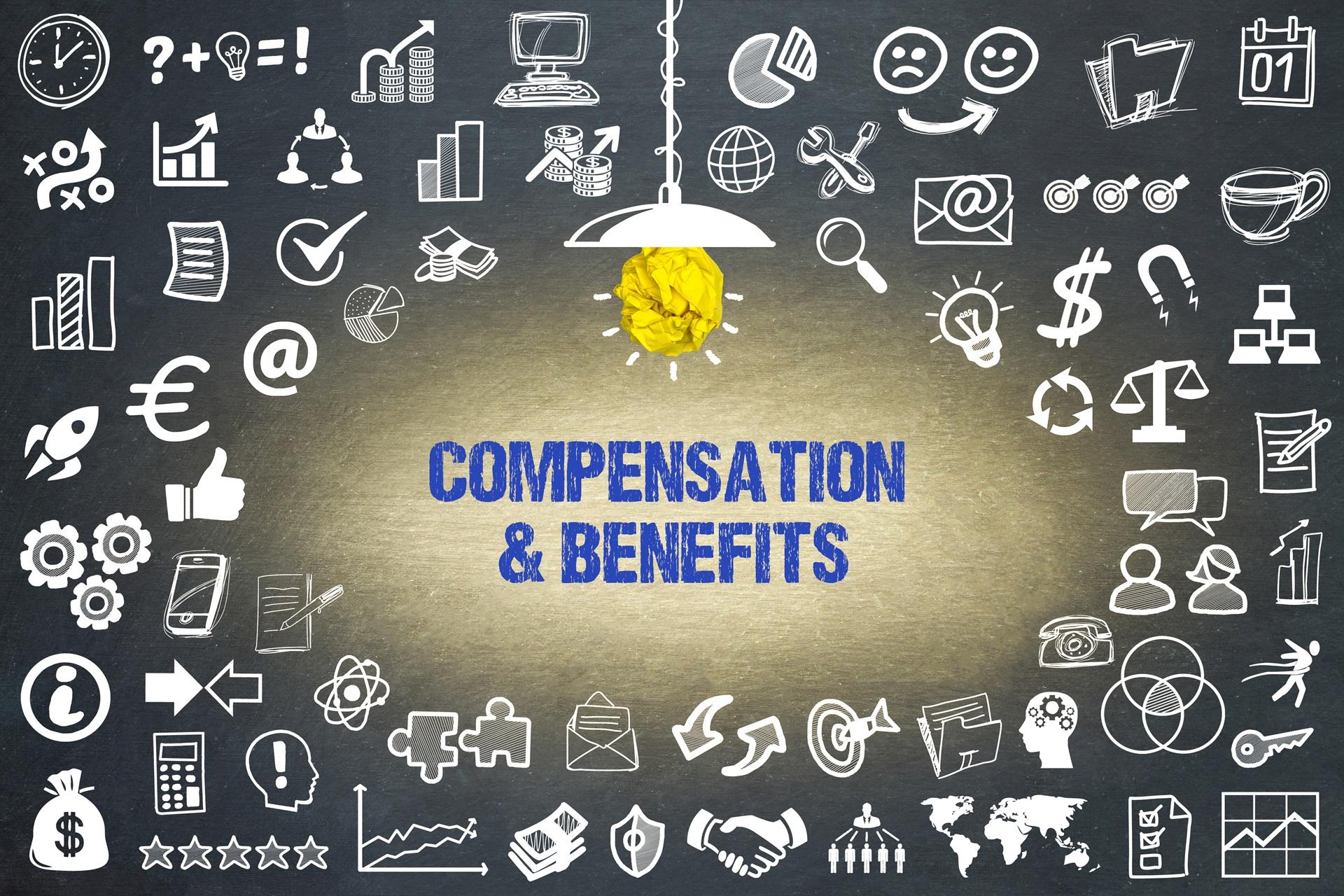 Tafel mit Benefits- und Compensation-Symbolen | Maryliq