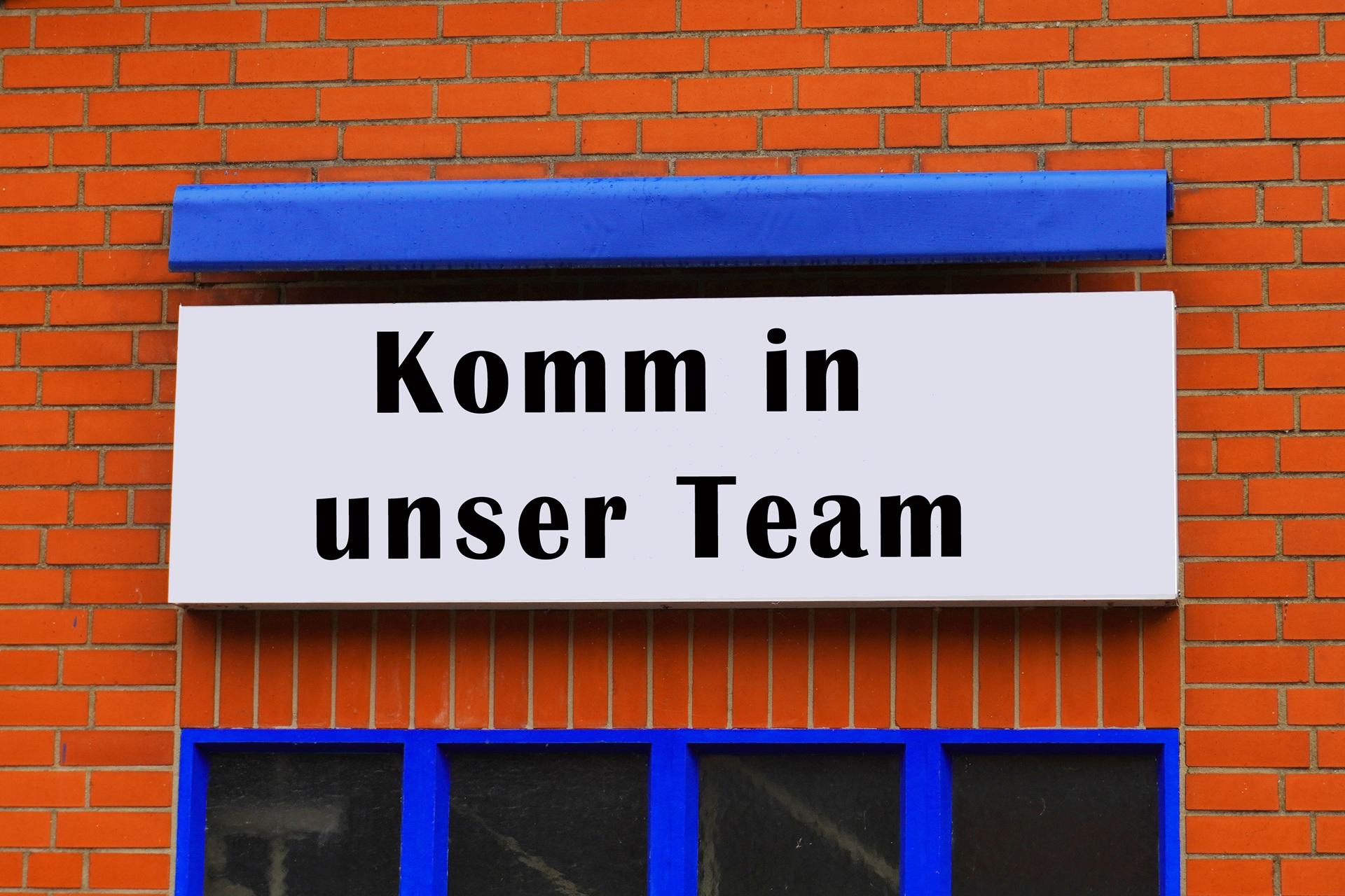 Rekrutierungsschild mit Aufruf zum Teambeitritt | Pflegedienst Bad Vilbel